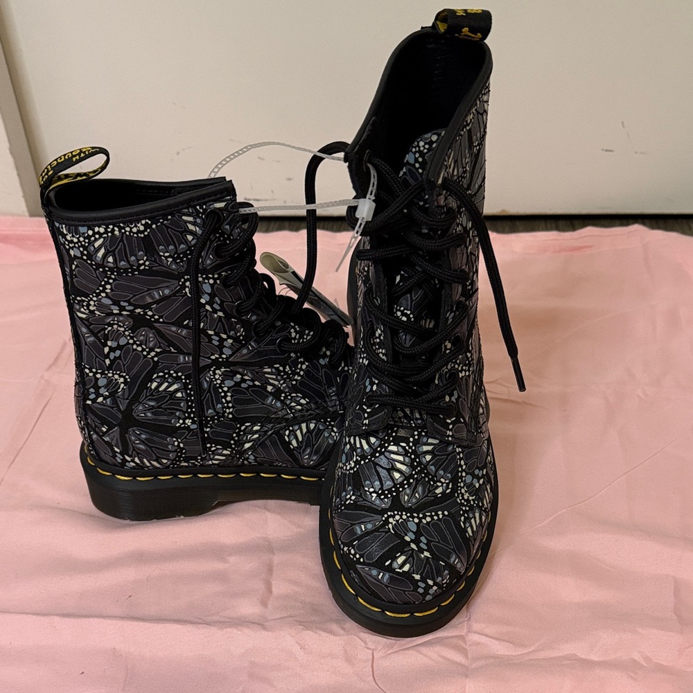 Dr. Martens 1460  8-eye in Black and gray butterfly Patterned Lace Up Boots.NEW!